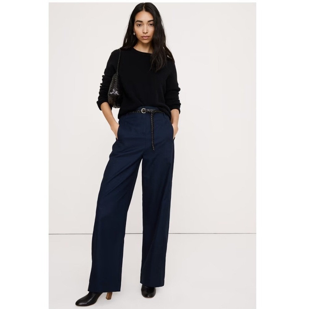 Banana Republic Women's Ultra-High Rise Barrel Soft Chino Navy Size 4 873108 EUC